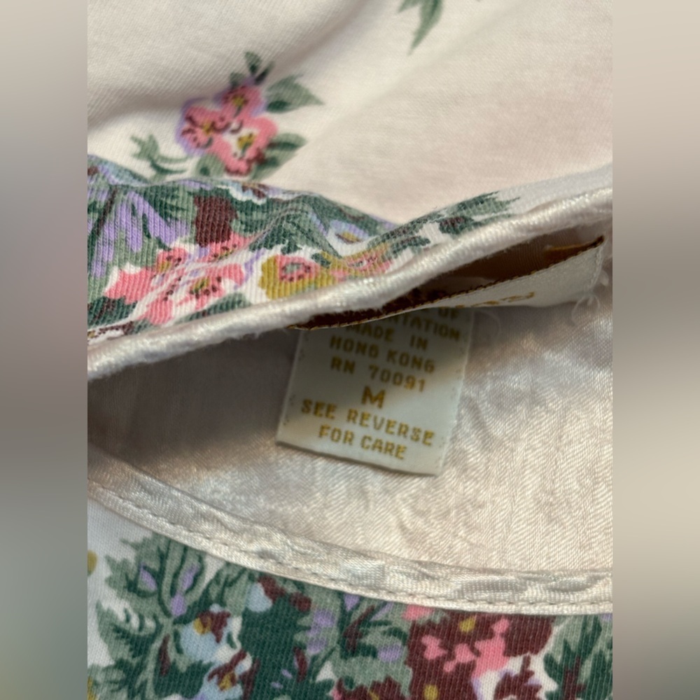 Victoria’s Secret Floral Print Oversized Night Gown size M Gold Tag - Picture 8 of 12